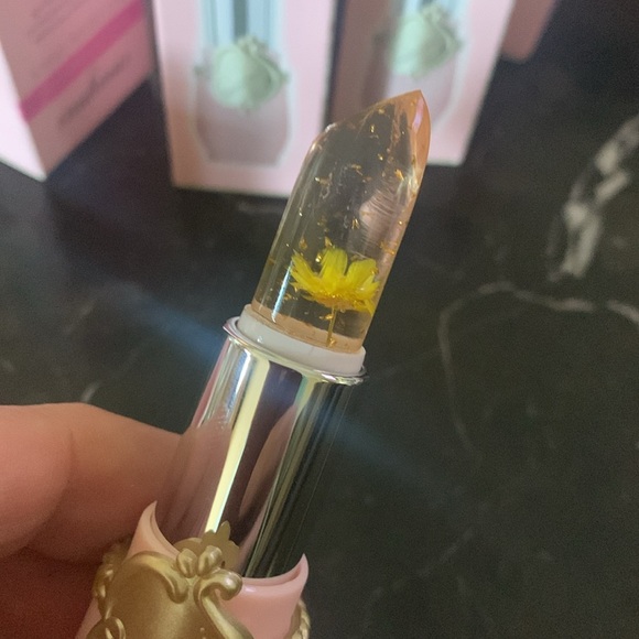 ✨Brand New Colour Changing Lip colour✨ - Picture 8 of 9